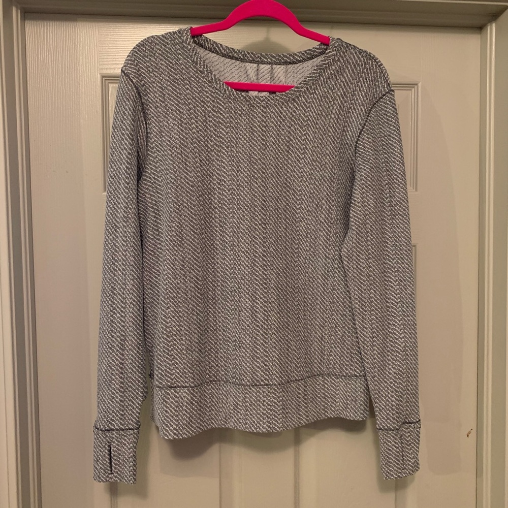 🍋LIKE NEW LULULEMON SWEATER🍋